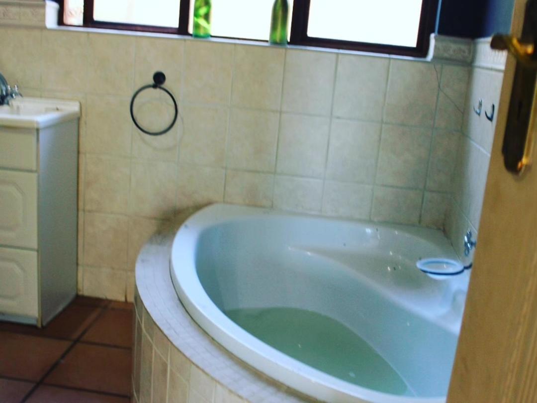 Patogeng Self Catering - Da Gama Dam view Villa White River Bagian luar foto